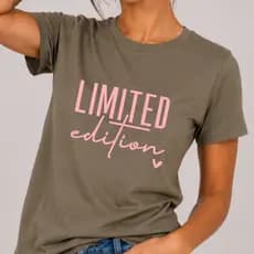 Camiseta Feminina Limited Edition Love T Shirt Estampada Casual Academia