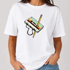 Camiseta Feminina Retro Music Cassette Estampada Vintage Casual Fita K7 Lapis