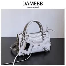 DAMEBB High-End Couro Genuíno Rebite Francês Bolsa de Motocicleta 2026 Primavera Verão Novo Estilo Moda Portátil Cross-b
