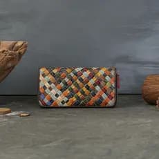 Retro mão-tecido carteira de grande capacidade senhoras couro longo 2026 verão novo estilo moda bolsa de couro feminina