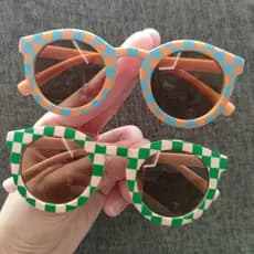 Crianças na moda óculos de sol Anti-ultravioleta Retro único meninos meninas diamante óculos de sol listrado cor corresp