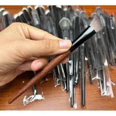 Cangzhou pincel de maquiagem mogno pólo triângulo iluminador pincel corretivo pincel de carimbo profissional maquiagem f