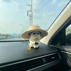 Figuras fofas, enfeites adoráveis, decorações para carros, decorações de vacas peculiares.