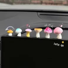 A decoração de espelho retrovisor é um pequeno ornamento terapêutico para carros, um mini cogumelo antiestresse que pode