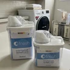 Kit com 2 Dispenser Hermético Organizador Lavanderia - 1500ml 1000ml Bico Dosador Copo Medidor - Para Diversos Produtos