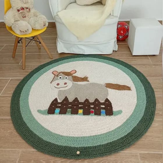Tapete Infantil Cavalo Fazendinha Crochê Decoracao para quarto de bebê tons de Verde e Off White