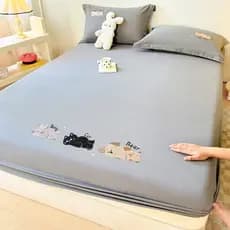Toalha de gato bordada de algodão puro algodão escovado lençol de cama de peça única capa protetora de três peças desenh