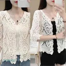 Cardigã Curto Feminino UYSH em Tricô com Renda, Crochê Floral, Manga 3/4 e Frente Aberta