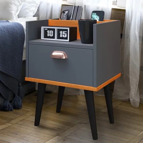 Mesa de Cabeceira Milena Pés Pelito Retro Compacta Lateral Mudo