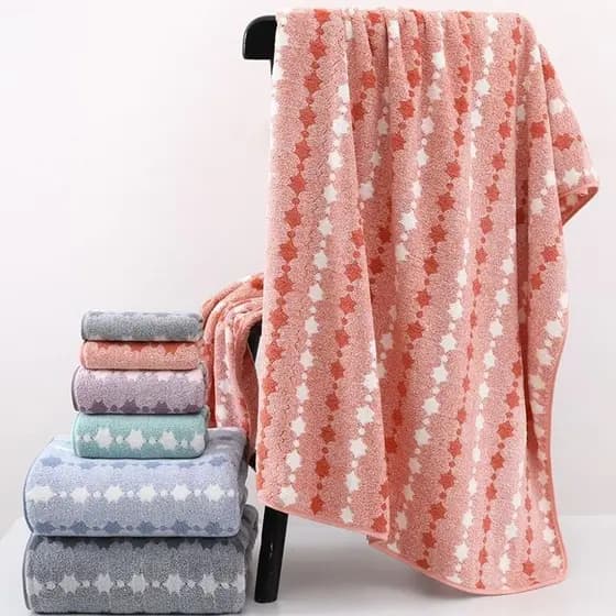 [Toque Suave] Toalha de Coral com Design Estampado - Absorvente/Secagem Rápida/Versátil