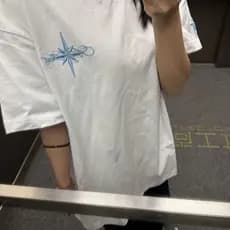 National Trendy Bordado 2026 Novo Estilo Branco Bordado Meia Manga Solta Camiseta Alta @