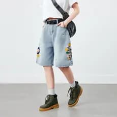 Reunindo bordado luz azul angustiado Denim Shorts masculino verão americano Retro solto lavado All-Match calças de cinco
