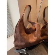 Bolsa de Ombro Elegante, Design Simples e Contemporâneo, Acessório de Moda com Grande Capacidade, Perfeita para Todas as