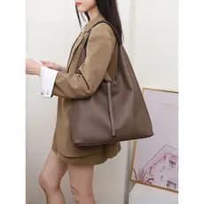 Bolsa feminina de couro genuíno 2026 primavera verão novo estilo elegante All-Match bolsa de um ombro nas axilas bolsa C