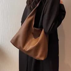 Hong Kong IT.COLATE Bolsa retrô de grande capacidade para mulheres, couro macio, axila, bolsa de ombro, moda urbana
