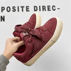 Vinho vermelho tênis masculino 2025 primavera novo estilo sapatos de lona respirável plana Casual All-Match pão masculin