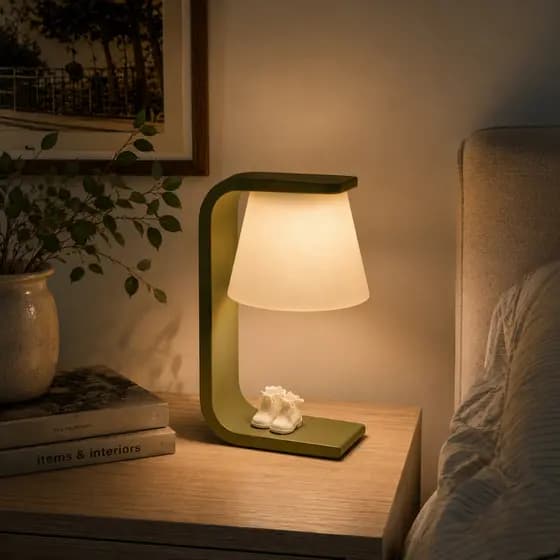 Luminária de Mesa LED Minimalista com Escultura Bota Abajur Moderno Luz Quente Decoração Quarto Sala Mesa de Cabeceira
