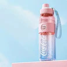 [Disponível localmente] Garrafa de Água Esportiva GERM x Coca-Cola Tritan Gradiente 700ml