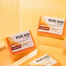 O sabonete de ácido kójico ilumina a pele, hidrata, reduz manchas, atenua marcas de acne, adequado para rosto e corpo.