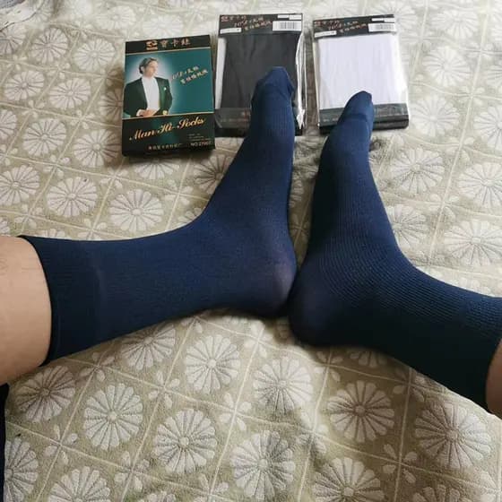 Qingdao National Airlines Company Pocas Meias masculinas listras verticais 70d verão fino preto azul escuro branco Nylon