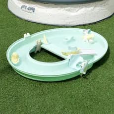 Crianças brincando brinquedos de água verão jogando parque aquático surf aventura grande simulação rio presente aniversá