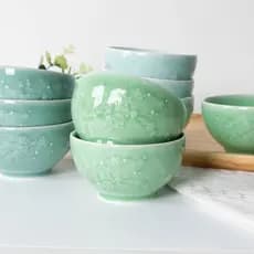 Especial bela tigela doméstica 2026 novo estilo em relevo tigela de cerâmica flor de ameixa tigela de alto valor Celadon