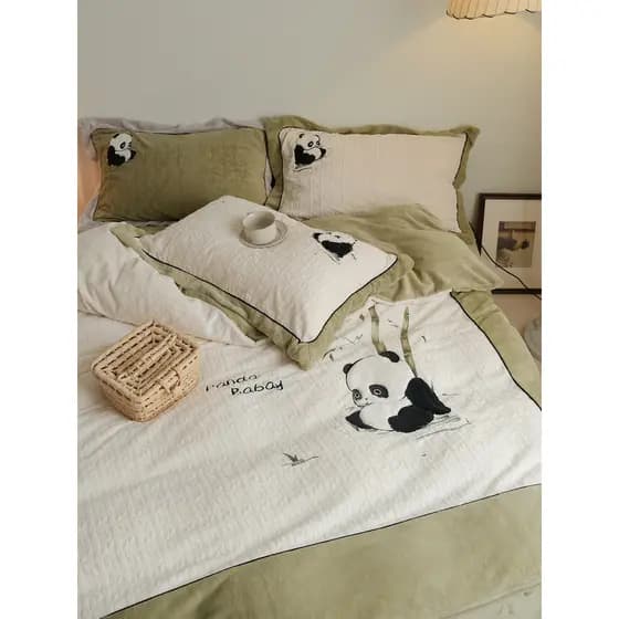 Outono inverno alto grama peso leite veludo conjunto de quatro peças esculpido veludo cama bordado Panda dos desenhos an