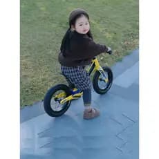 Bonito Moe Dasheng carro de equilíbrio das crianças sem pedais 1-3-6 anos de idade bebê menino menina bebê Scooter Ultra