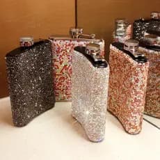 Diamante pequena garrafa de vinho moda 304 aço inoxidável portátil russo ao ar livre garrafa de vinho Mini carro
