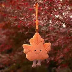 Bonito Maple Leaf pingente brinquedo de pelúcia saco de escola pingente boneca dos desenhos animados saco pingente chave