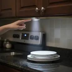Luminária de Toque LED Sem Fio - Prática e Funcional para Cozinha e Armário Iluminação Moderna