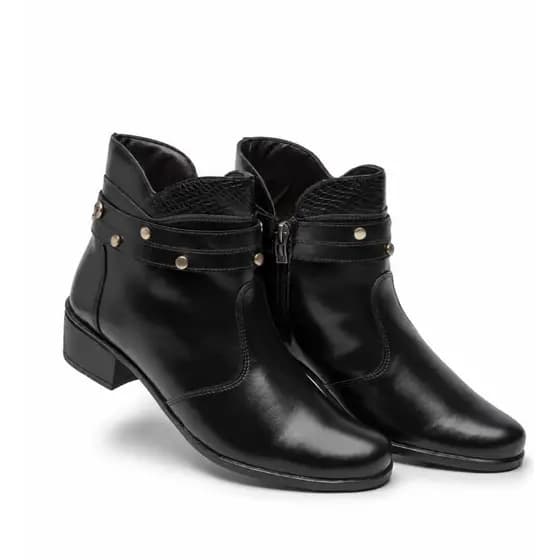Bota Feminina Cano Curto Salto Baixo Casual Tendencia Inverno Meia Estação 2026 Elegante Confortavel Preta c/ Metais