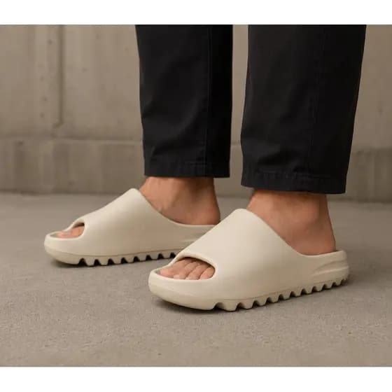 Chinelo Masculino Yzy Unissex Ultra Leve e macio Antiderrapante em Eva Nuvem Legítimo