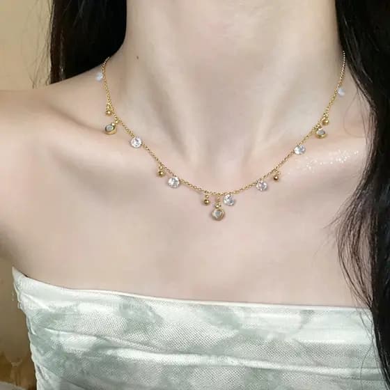 Moouga/Micro-incrustado zircão estilo férias novo estilo nicho moda High-End clavícula corrente doce colar