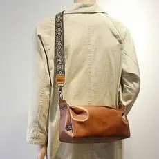 Design preguiçoso sentir PU couro macio bolsa mensageiro masculina 2025 novo estilo cor sólida estilo simples grande cap