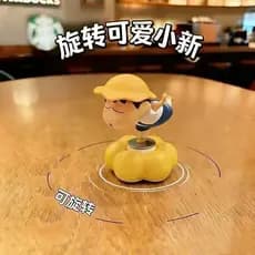[Rotativo] Ornamento decorativo de mesa de escritório Crayon Shin-chan para painel de carro SOW0
