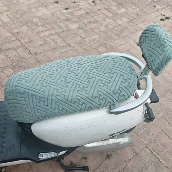 Nova capa de assento elástica anti-queimaduras para veículos elétricos, universal para scooters e motocicletas elétricas