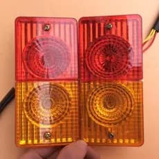 Conjunto de lâmpada de luz traseira de duas seções para triciclo, luz de sinalização universal, luz de freio, luz de cir