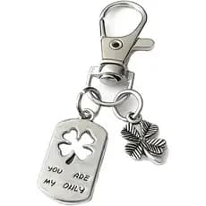 Sorte Trevo De Quatro Folhas Pulseira Chaveiro Charme Pingente Para Chaves Sacos Carros Decoração Acessório Presente Diá