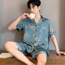 Pijamas masculinos de seda gelada de manga curta estilo fino 2026 dias Loungewear masculino de alta qualidade pode usar