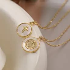 Colar Minimalista e Único com Pingente de Cruz em Cobre Banhado a Ouro 18K para Mulheres, Corrente de Clavícula de Nicho