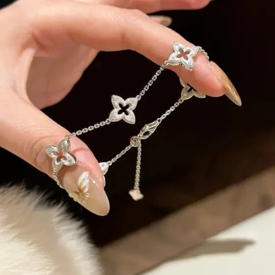 Pulseira de trevo de quatro folhas oca banhada a ouro 18K estilo Medieval francês ponto diamante pulseira feminina