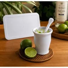 Pilão com Socador e Tábua de Plastico Branco Triturador de alho/ Preparador de caipirinha