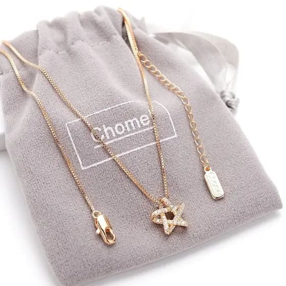 Colar Pentagrama HT Fashion, design exclusivo, adequado para mulheres, colar de clavícula de luxo leve com pingente de e