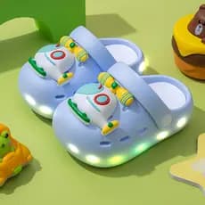 Bonito dos desenhos animados helicóptero crianças buraco sapatos meninos verão casa DIY interior antiderrapante sola mac