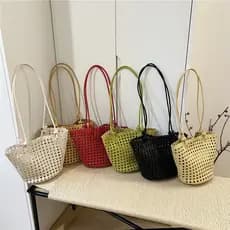 bolsa feminina bolsa transversal feminino Pequeno armário sujo 2026 novo estilo verão moda oco tecido saco de couro maci