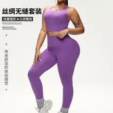Novo estilo de conjunto de yoga sem costura e ajustado ao corpo, com design de um ombro só, calças esportivas de cintura
