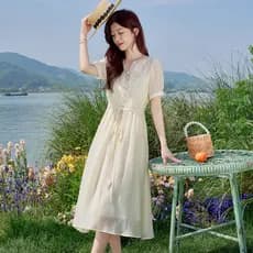 Tencel moda com decote em V vestido de manga curta feminino 2025 verão novo estilo elegante temperamento mais magro olha