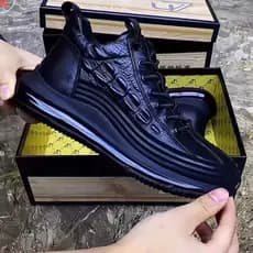 Novos Sapatos Casuais Masculinos Estilo Britânico , design Preto De Sola Grossa , Moderno E De Cano Baixo .