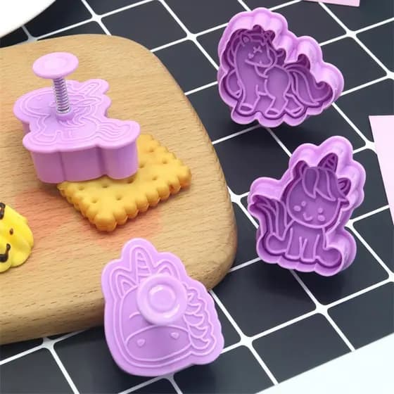 Conjunto de 4 peças de moldes de biscoito em plástico 3D em formato de unicórnio e desenhos animados